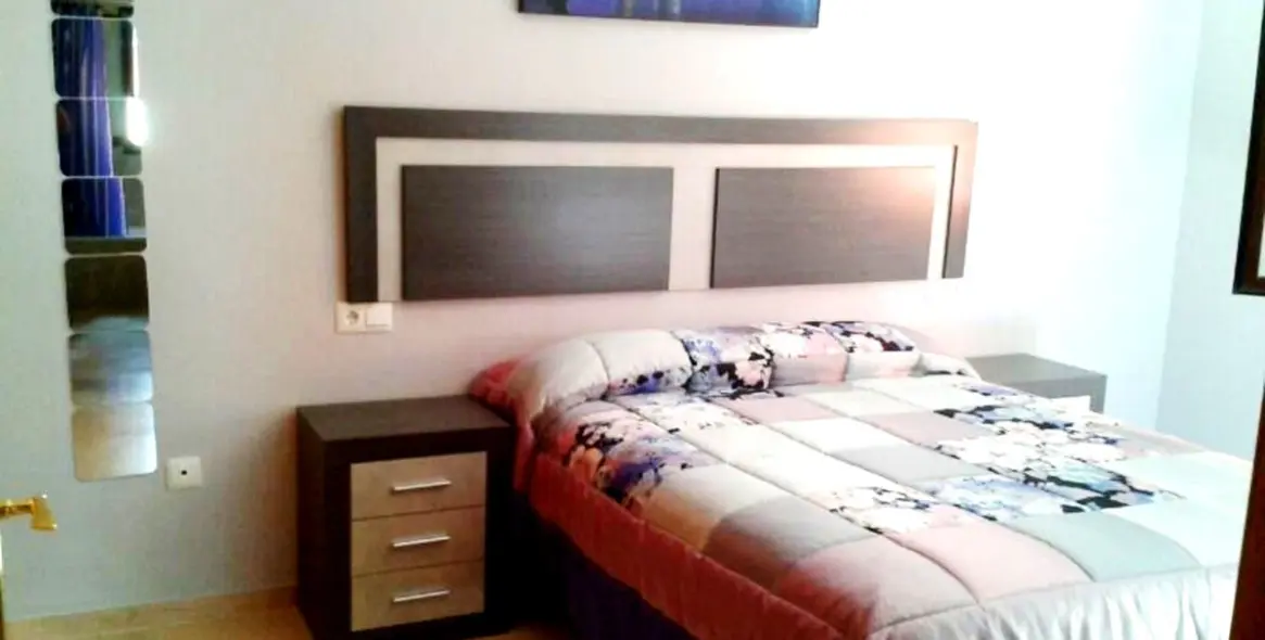 Alquiler a corto plazo de apartamento en planta media en Estepona 14