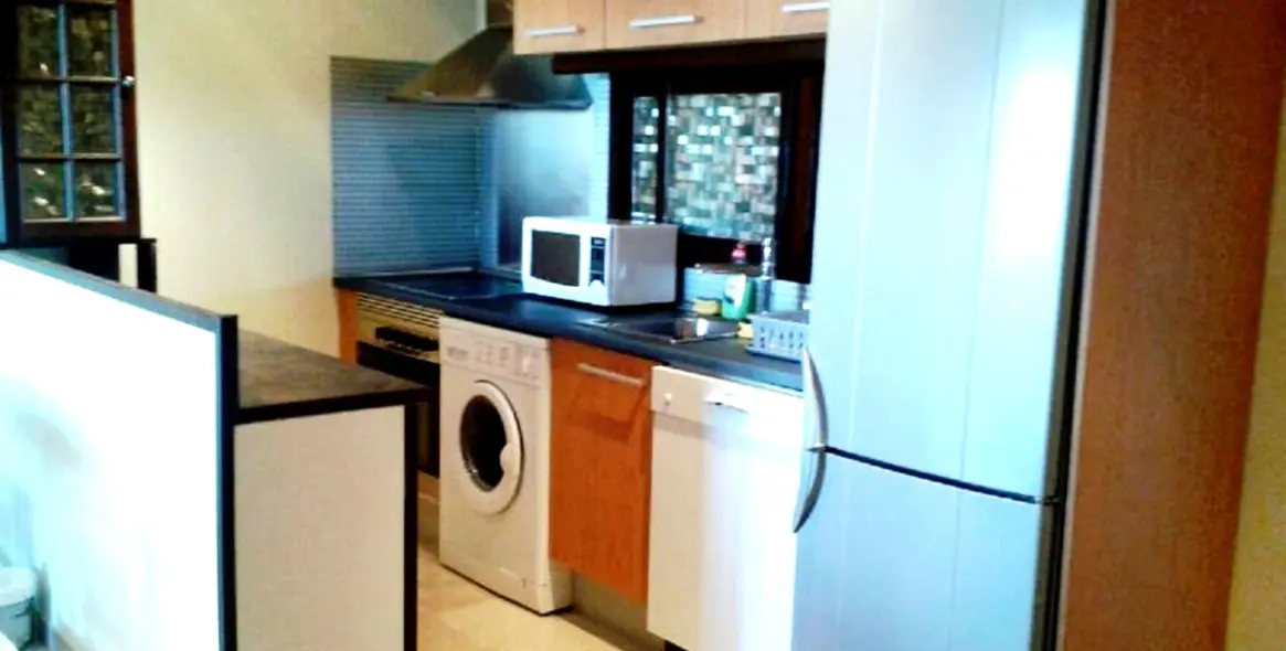 Alquiler a corto plazo de apartamento en planta media en Estepona 20