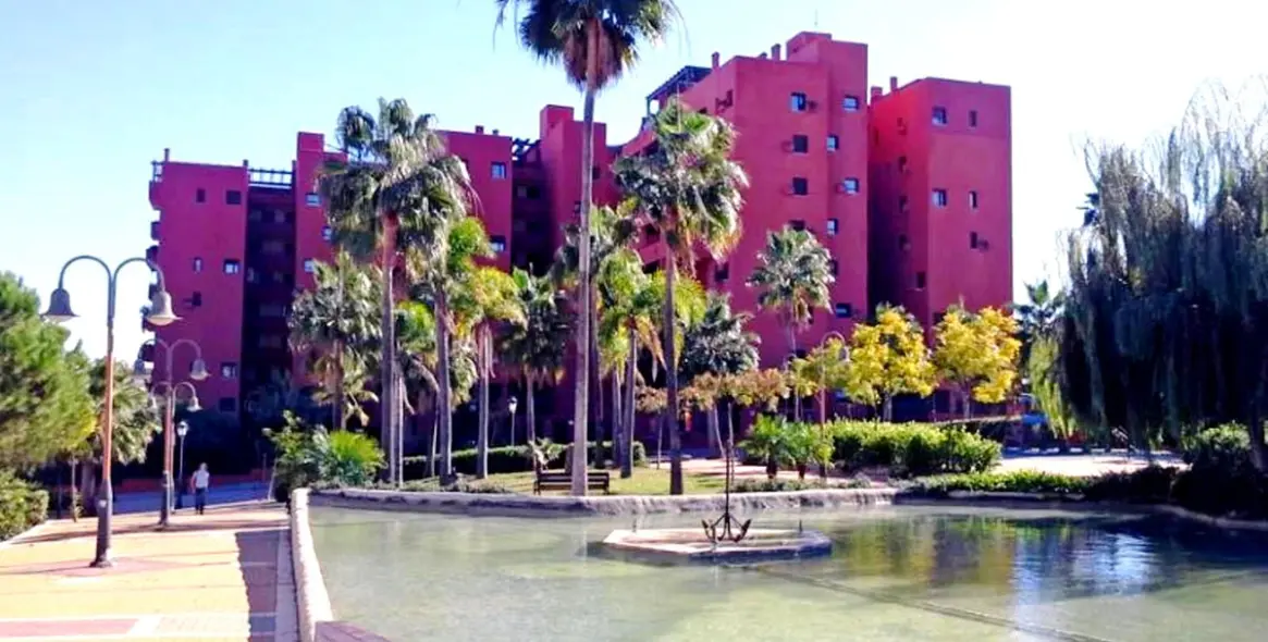Alquiler a corto plazo de apartamento en planta media en Estepona 24