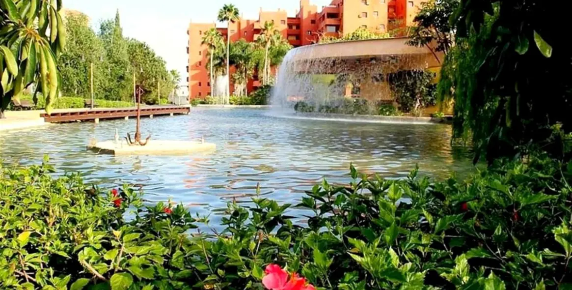 Alquiler a corto plazo de apartamento en planta media en Estepona 27