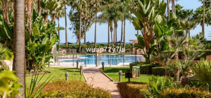 Long-term rent of middle floor apartment in Estepona 0