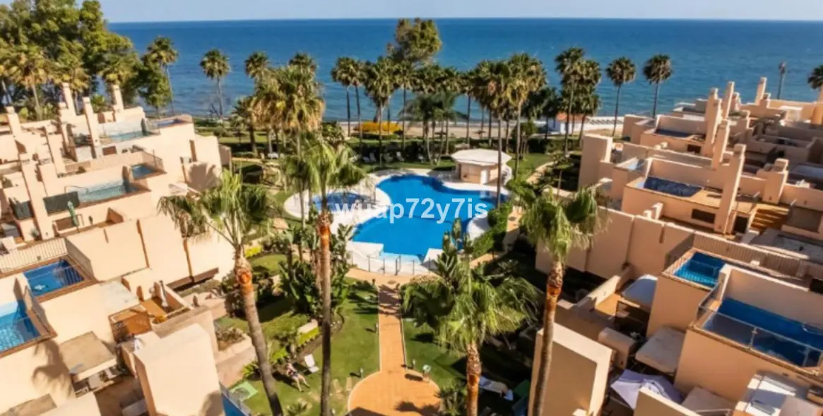 Long-term rent of middle floor apartment in Estepona 3