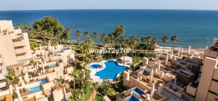 Long-term rent of middle floor apartment in Estepona 3