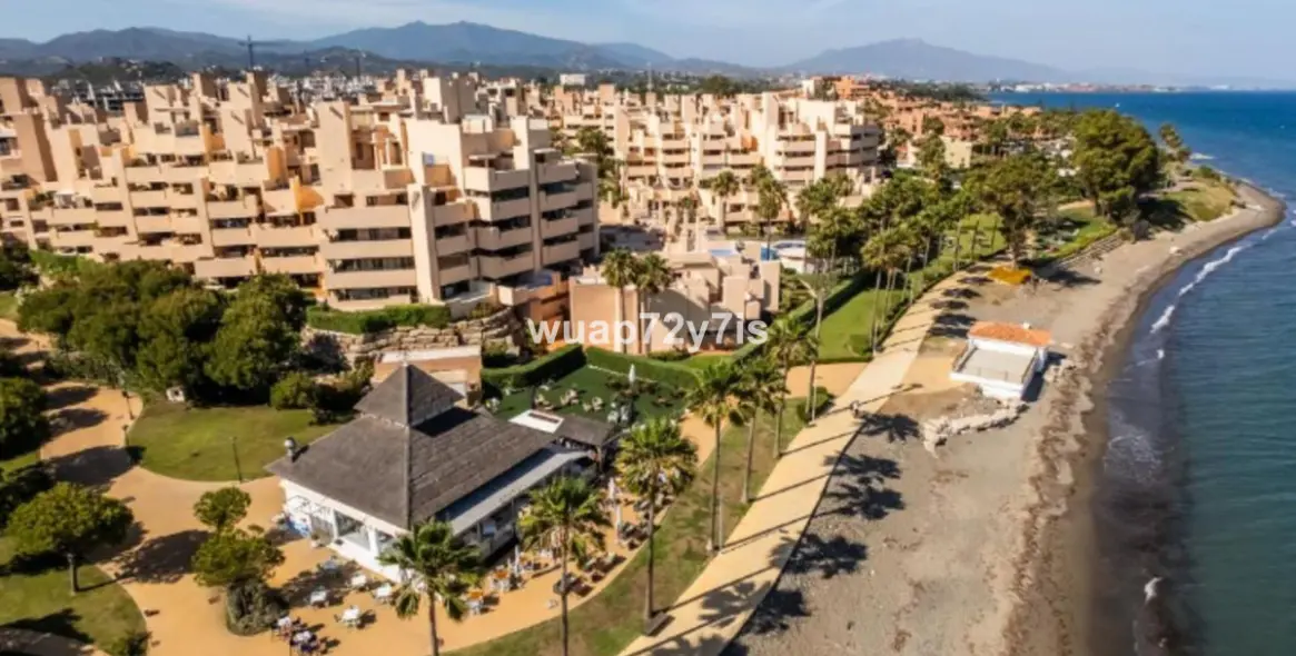 Long-term rent of middle floor apartment in Estepona 6