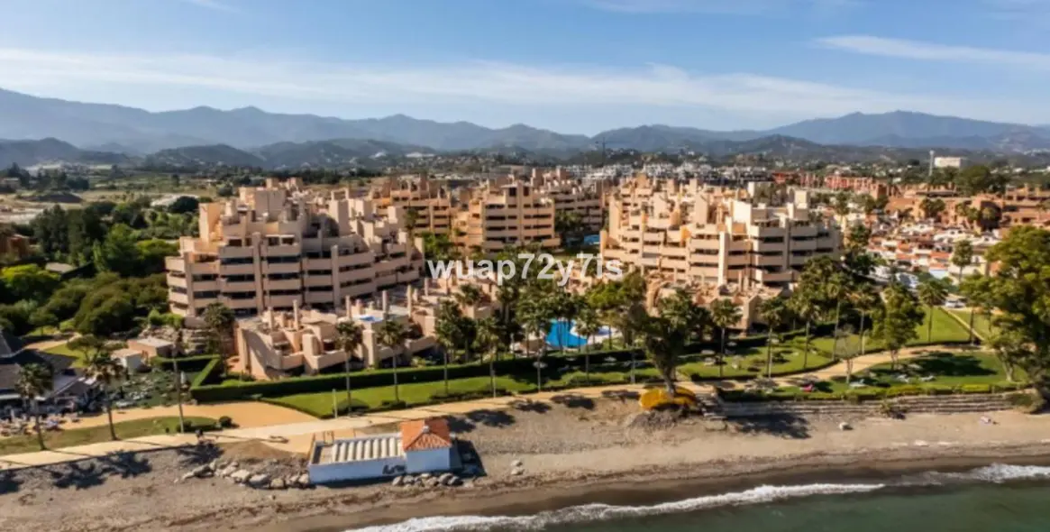 Long-term rent of middle floor apartment in Estepona 8
