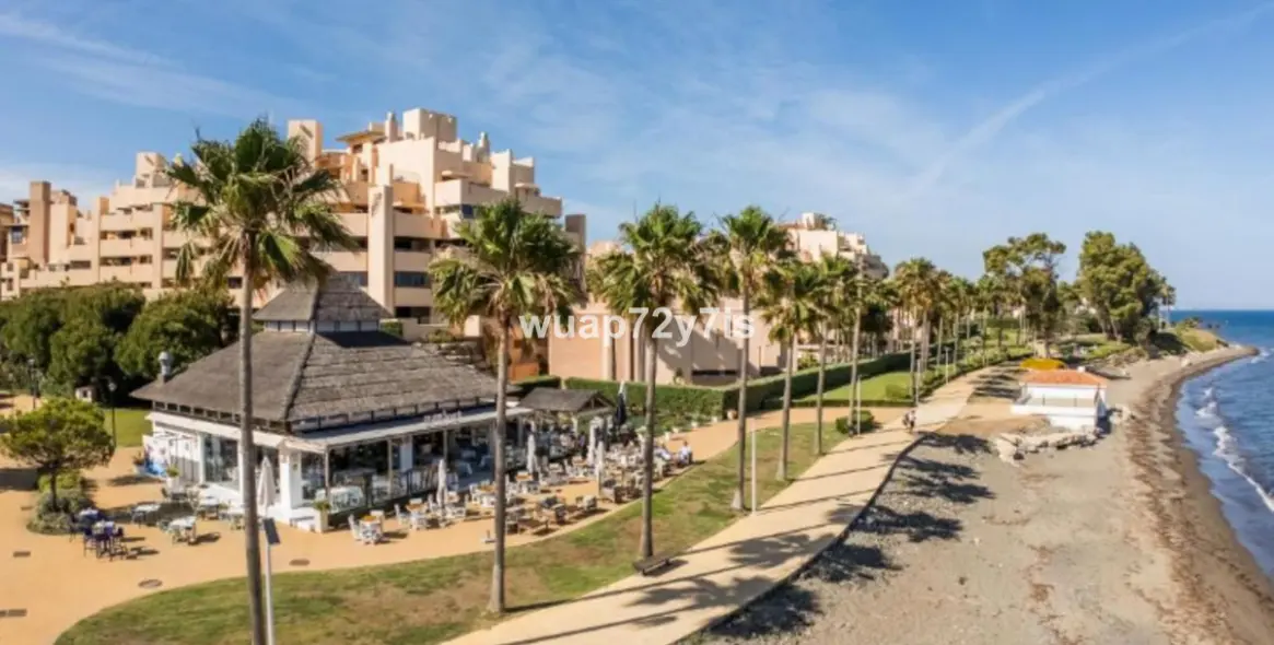 Long-term rent of middle floor apartment in Estepona 10