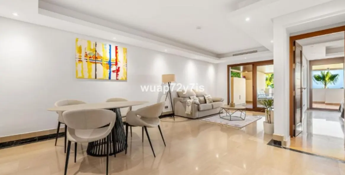 Long-term rent of middle floor apartment in Estepona 11