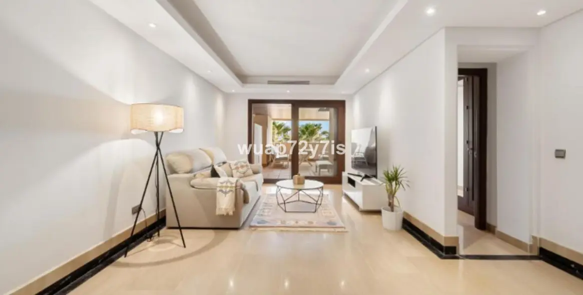 Long-term rent of middle floor apartment in Estepona 16