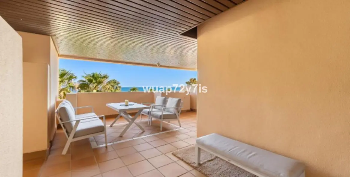 Long-term rent of middle floor apartment in Estepona 19