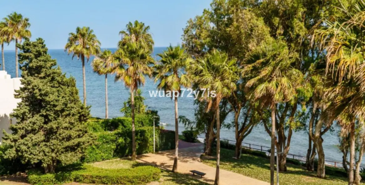 Long-term rent of middle floor apartment in Estepona 24