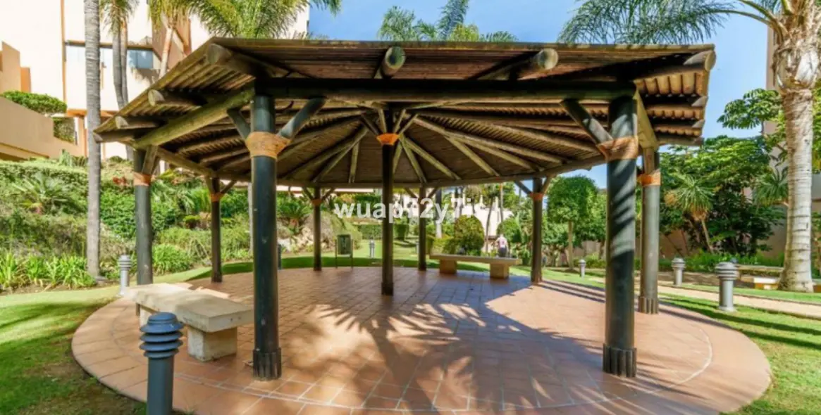 Long-term rent of middle floor apartment in Estepona 26
