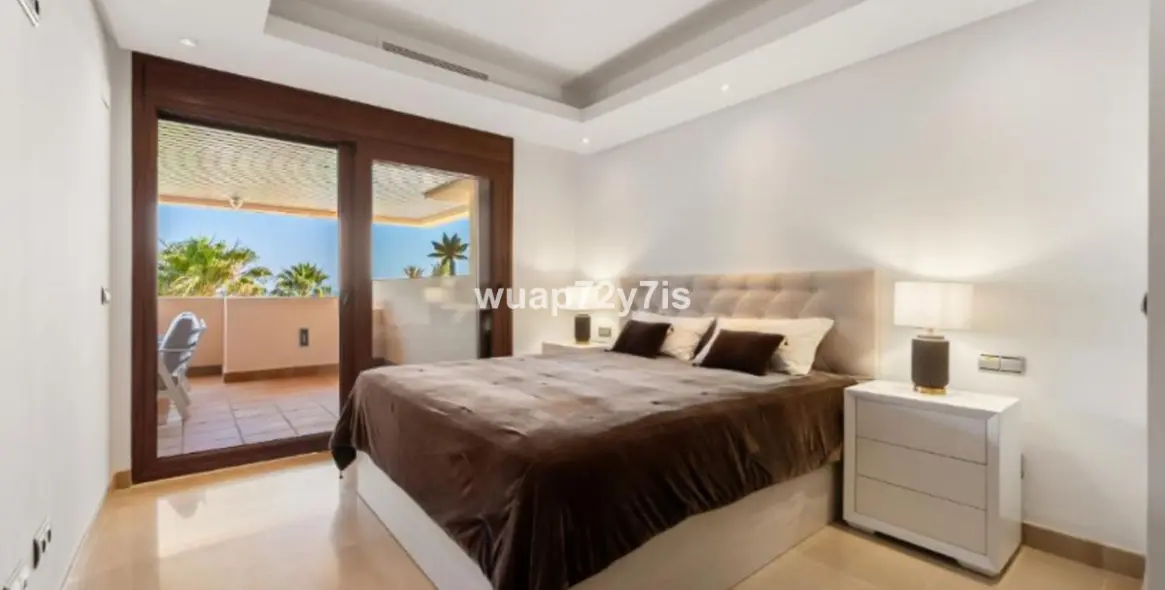 Long-term rent of middle floor apartment in Estepona 30