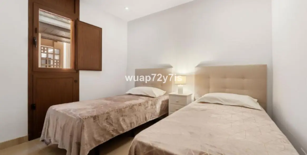 Long-term rent of middle floor apartment in Estepona 38