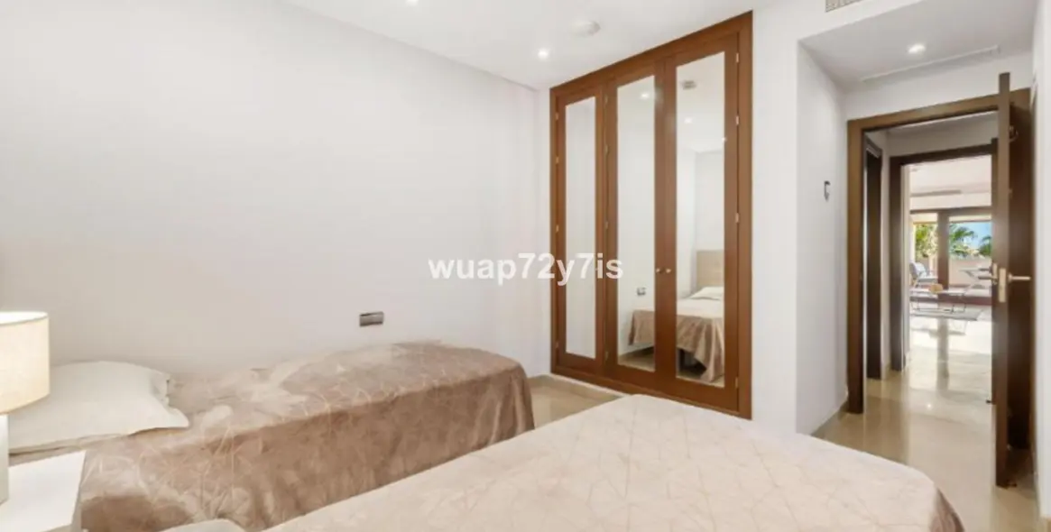 Long-term rent of middle floor apartment in Estepona 40