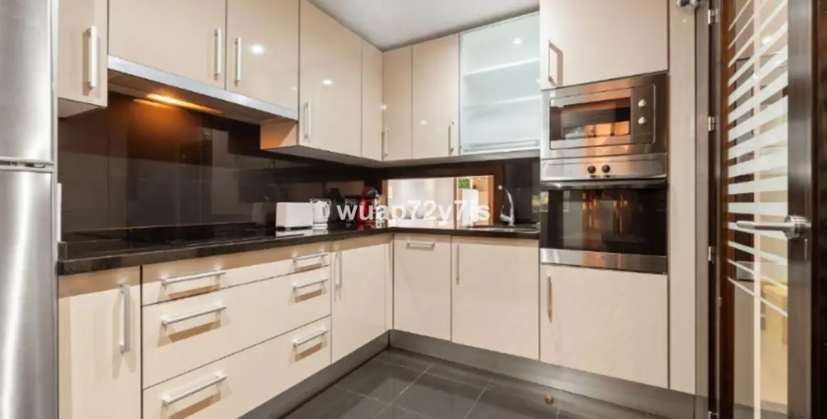 Long-term rent of middle floor apartment in Estepona 46
