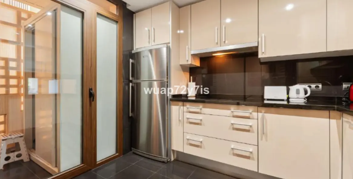 Long-term rent of middle floor apartment in Estepona 49