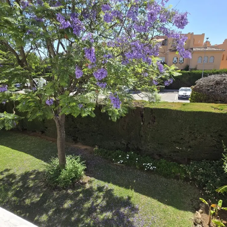 Venta de apartamento en planta media en The Golden Mile