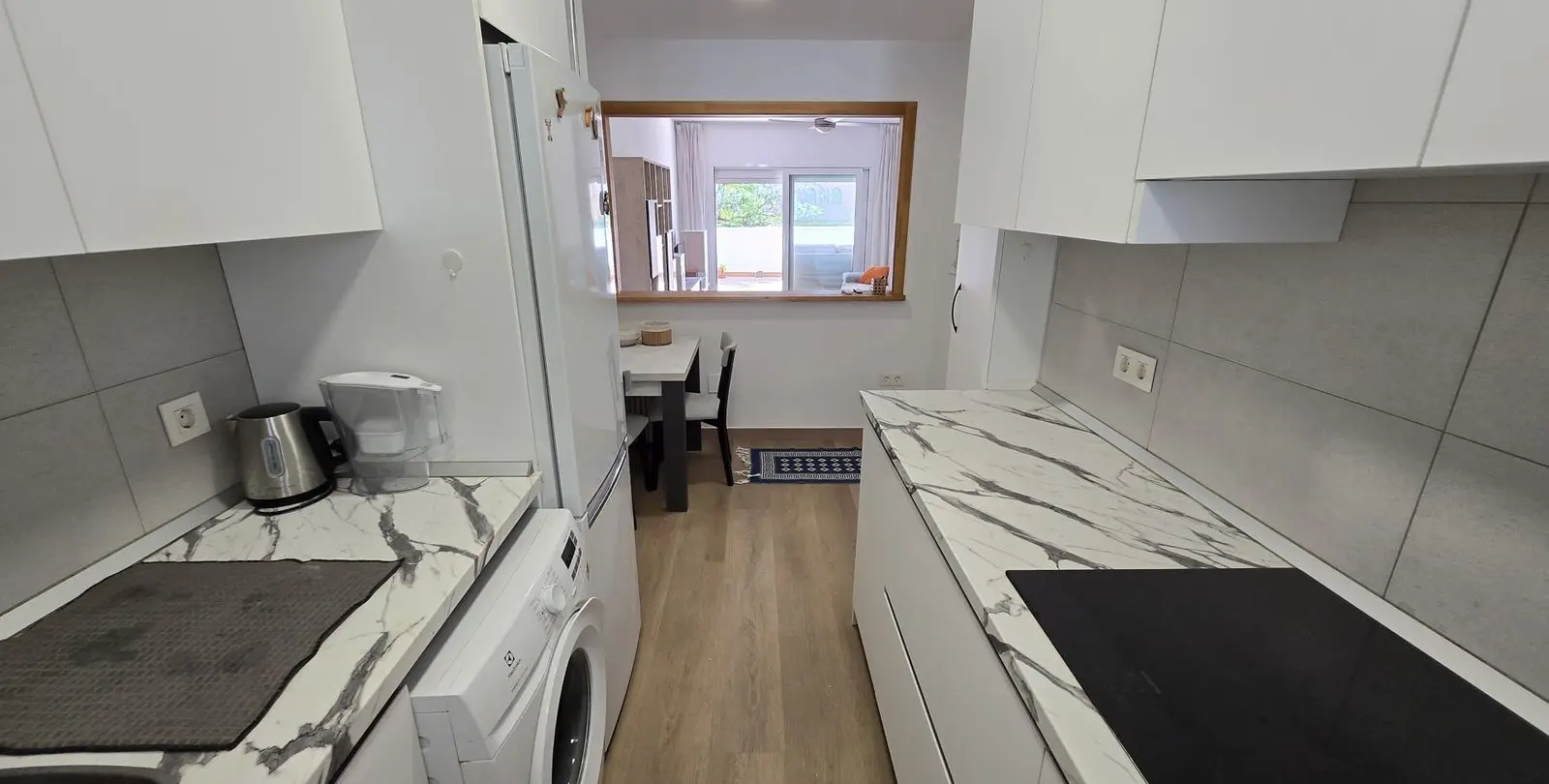 Venta de apartamento en planta media en The Golden Mile 6