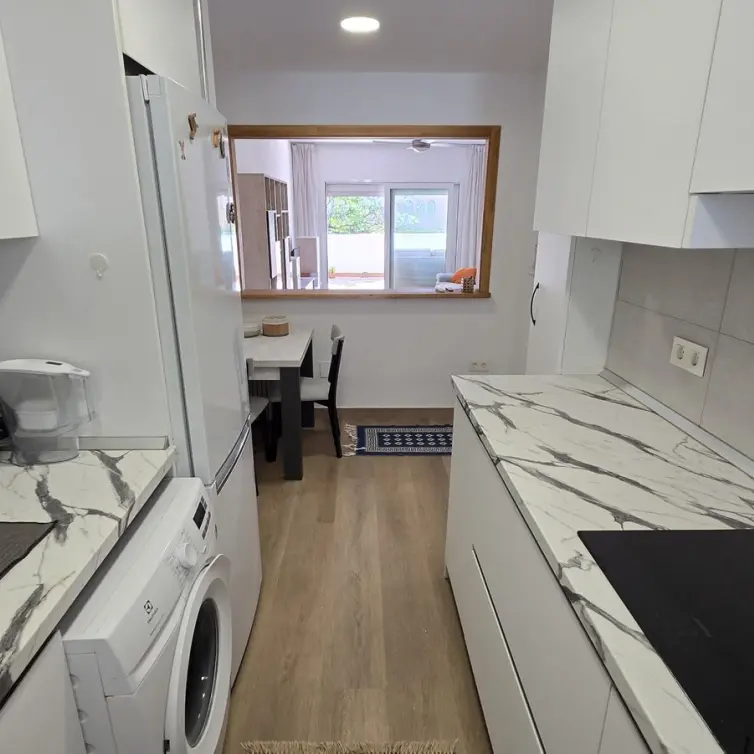 Venta de apartamento en planta media en The Golden Mile