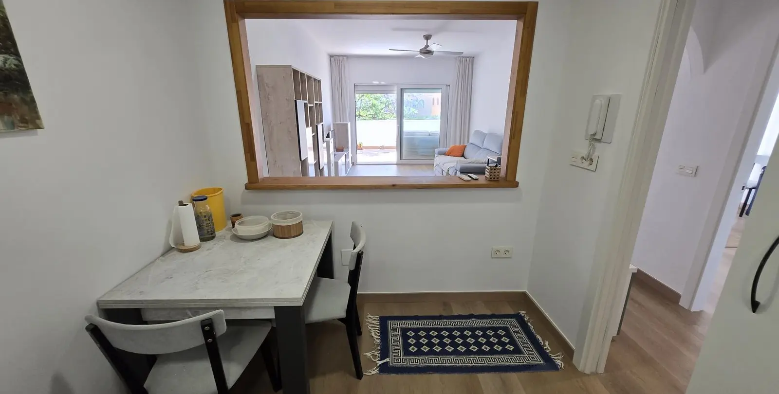Venta de apartamento en planta media en The Golden Mile 13