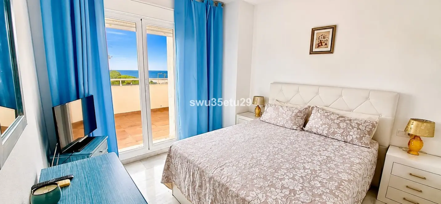 Sale of penthouse in Fuengirola 3