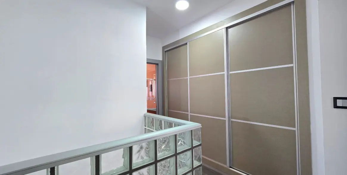 Sale of duplex in La Carihuela 43