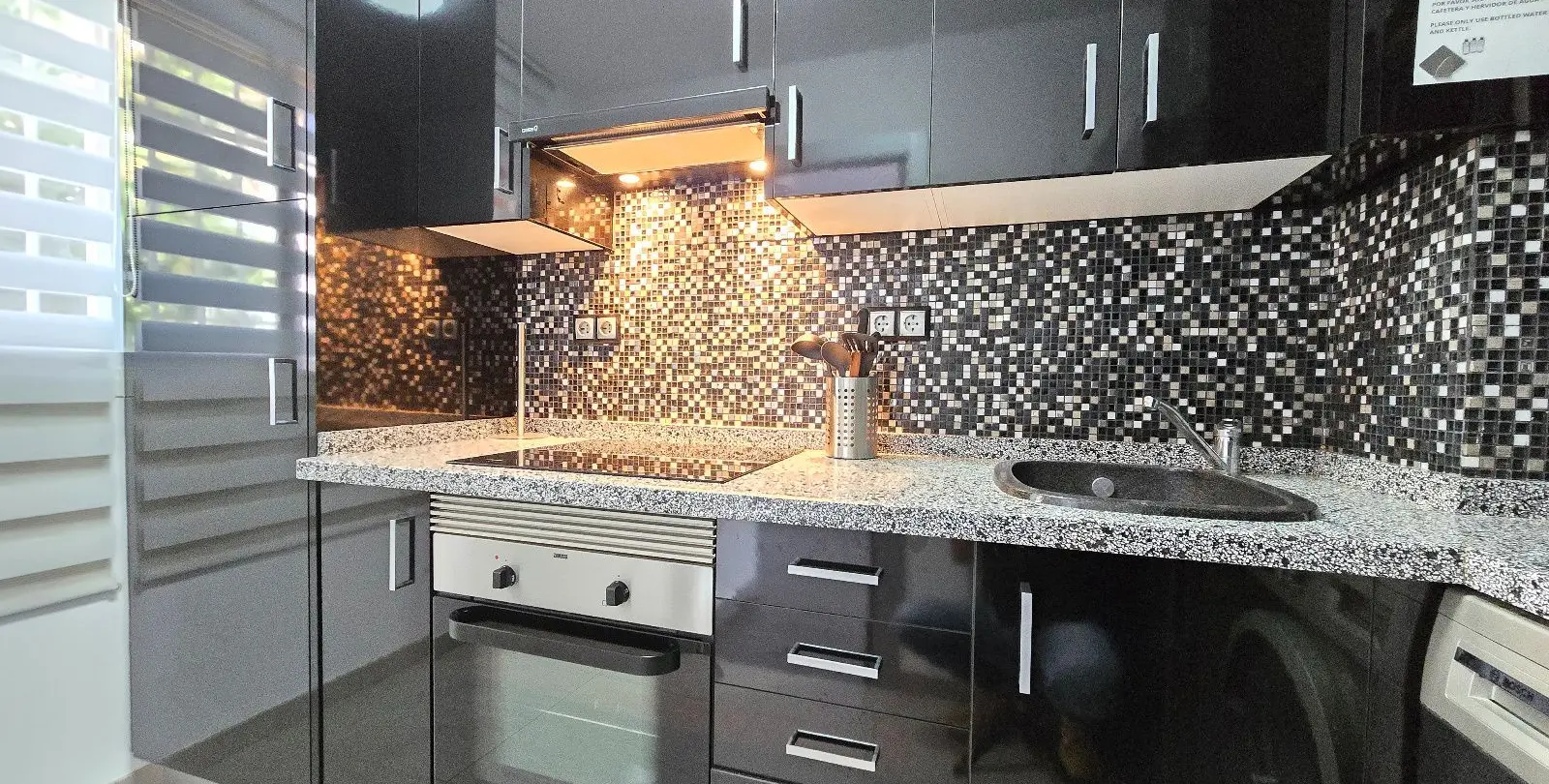 Продажа двухуровневых апартаментов в La Carihuela 33
