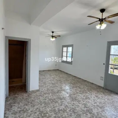Продажа апартаментов на среднем этаже в Estepona
