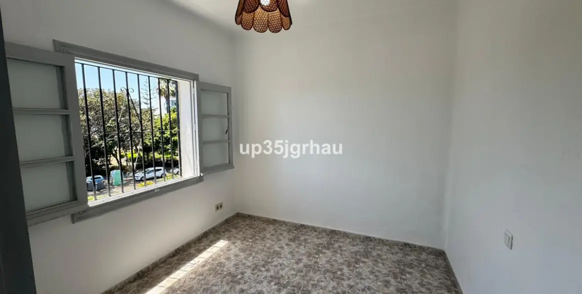 Продажа апартаментов на среднем этаже в Estepona 3
