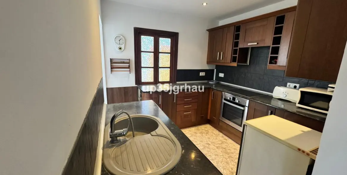 Продажа апартаментов на среднем этаже в Estepona 7