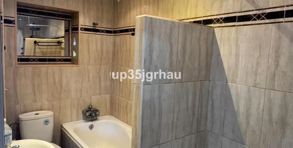 Продажа апартаментов на среднем этаже в Estepona 16