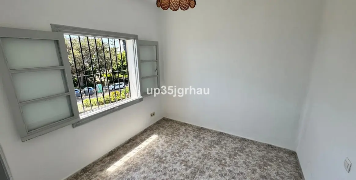Продажа апартаментов на среднем этаже в Estepona 24