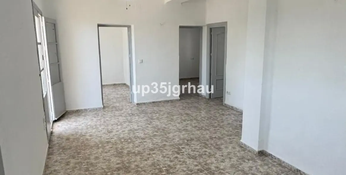 Продажа апартаментов на среднем этаже в Estepona 25