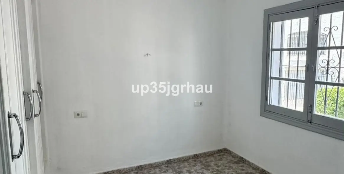 Продажа апартаментов на среднем этаже в Estepona 26