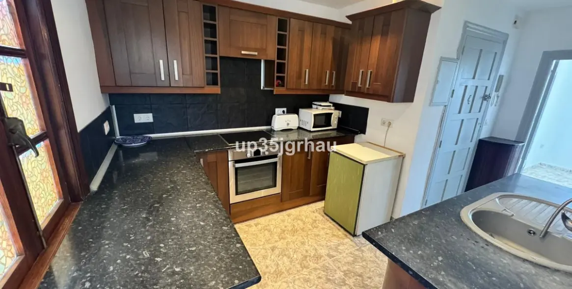 Продажа апартаментов на среднем этаже в Estepona 27