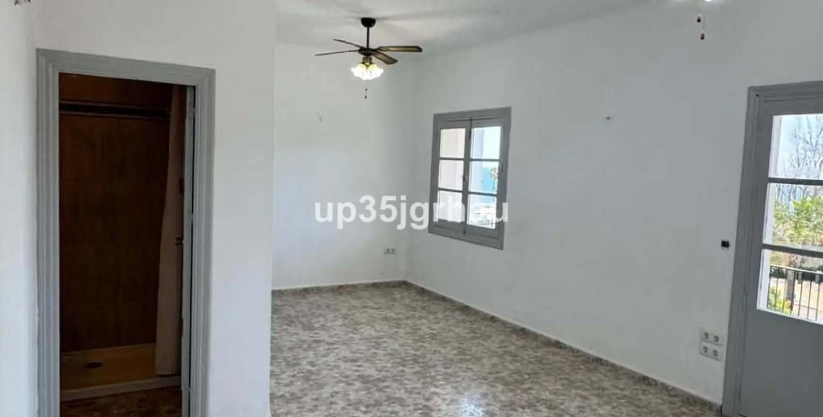Продажа апартаментов на среднем этаже в Estepona 2