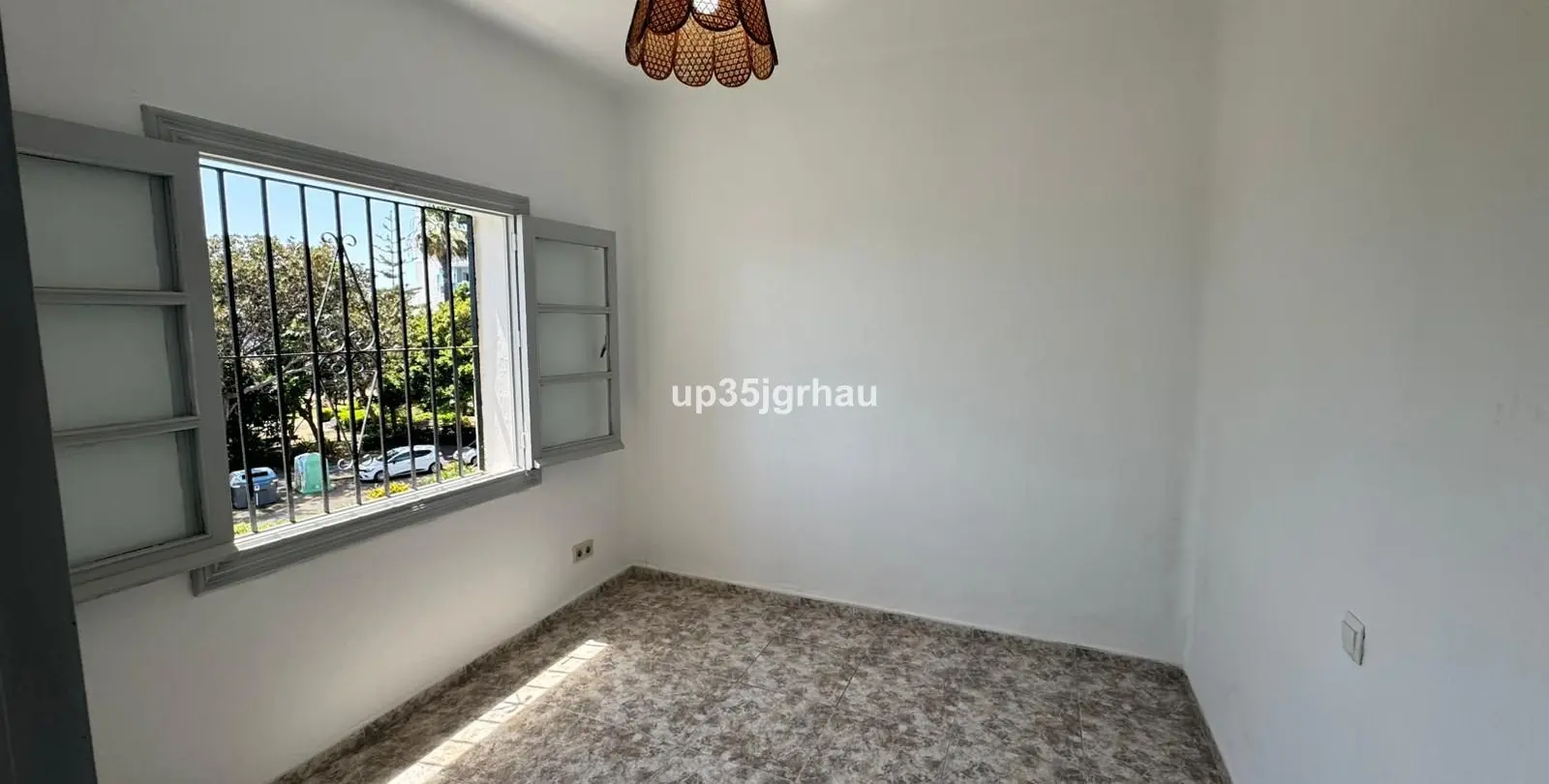 Продажа апартаментов на среднем этаже в Estepona 3