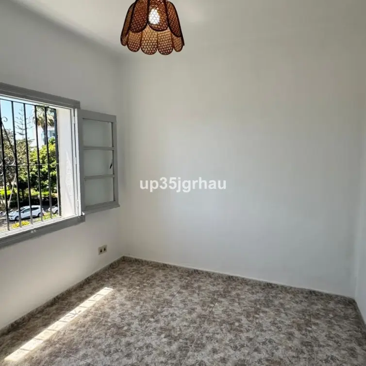 Продажа апартаментов на среднем этаже в Estepona