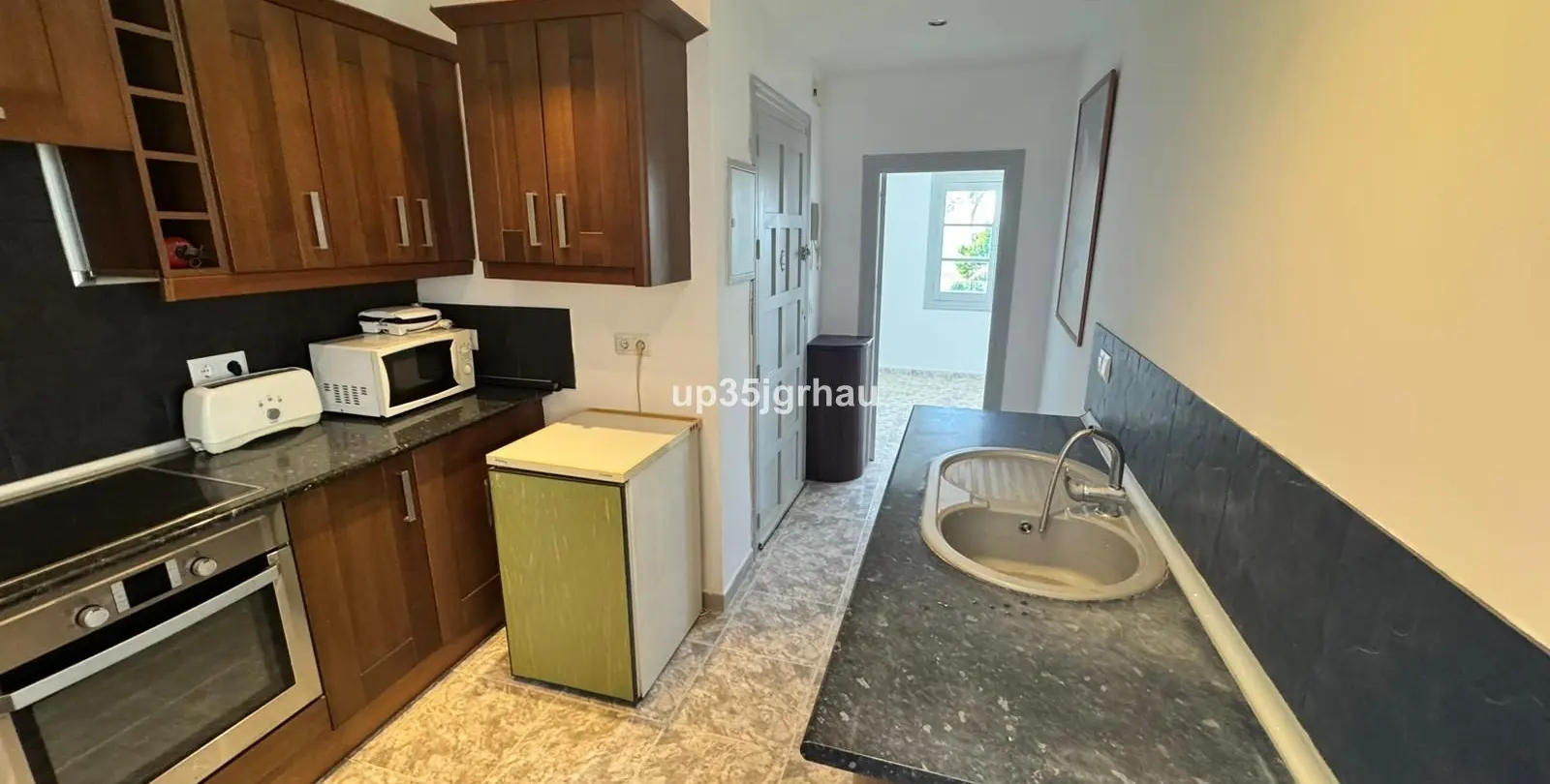 Продажа апартаментов на среднем этаже в Estepona 5