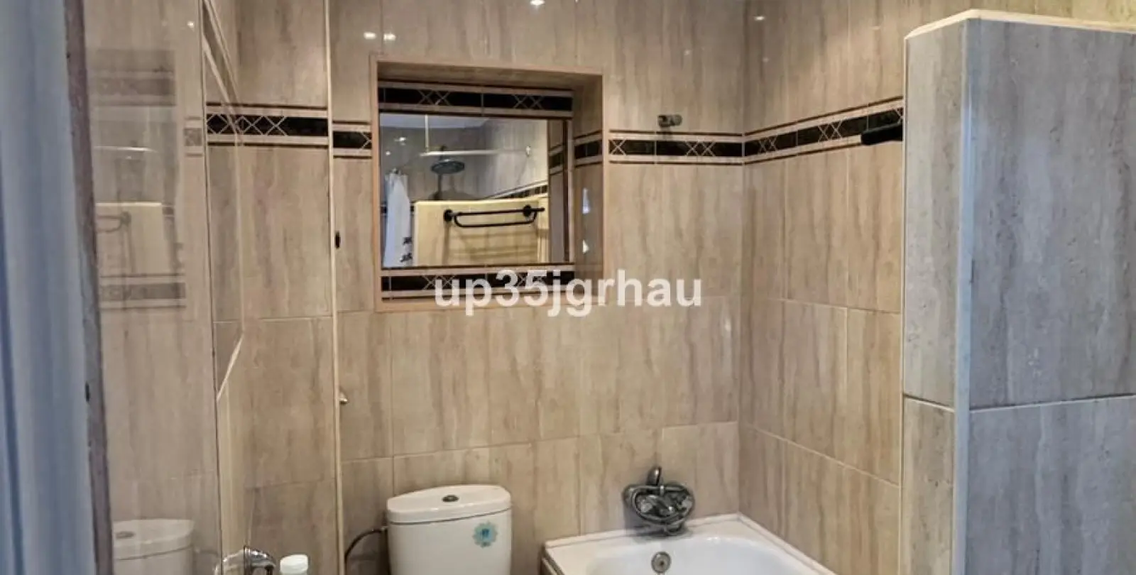 Продажа апартаментов на среднем этаже в Estepona 13