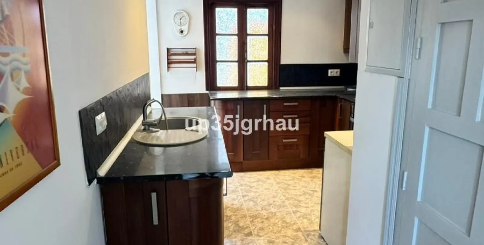 Продажа апартаментов на среднем этаже в Estepona 18