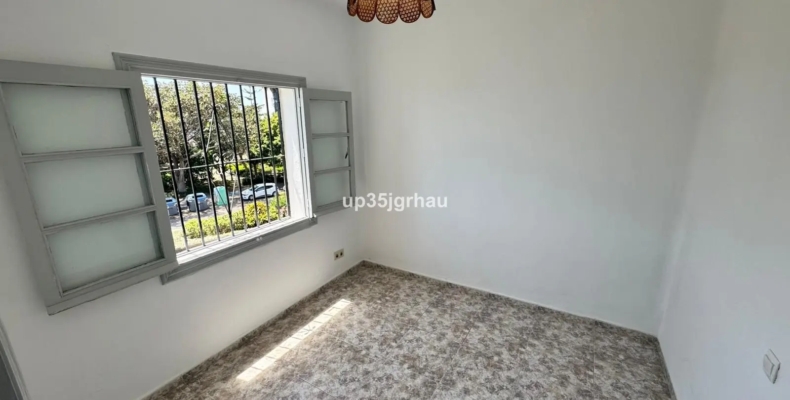 Продажа апартаментов на среднем этаже в Estepona 24