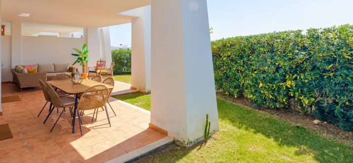 Продажа апартаментов на первом этаже в Casares Playa 1