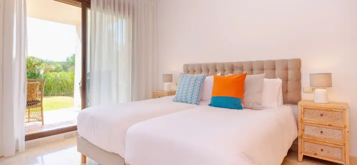 Продажа апартаментов на первом этаже в Casares Playa 2