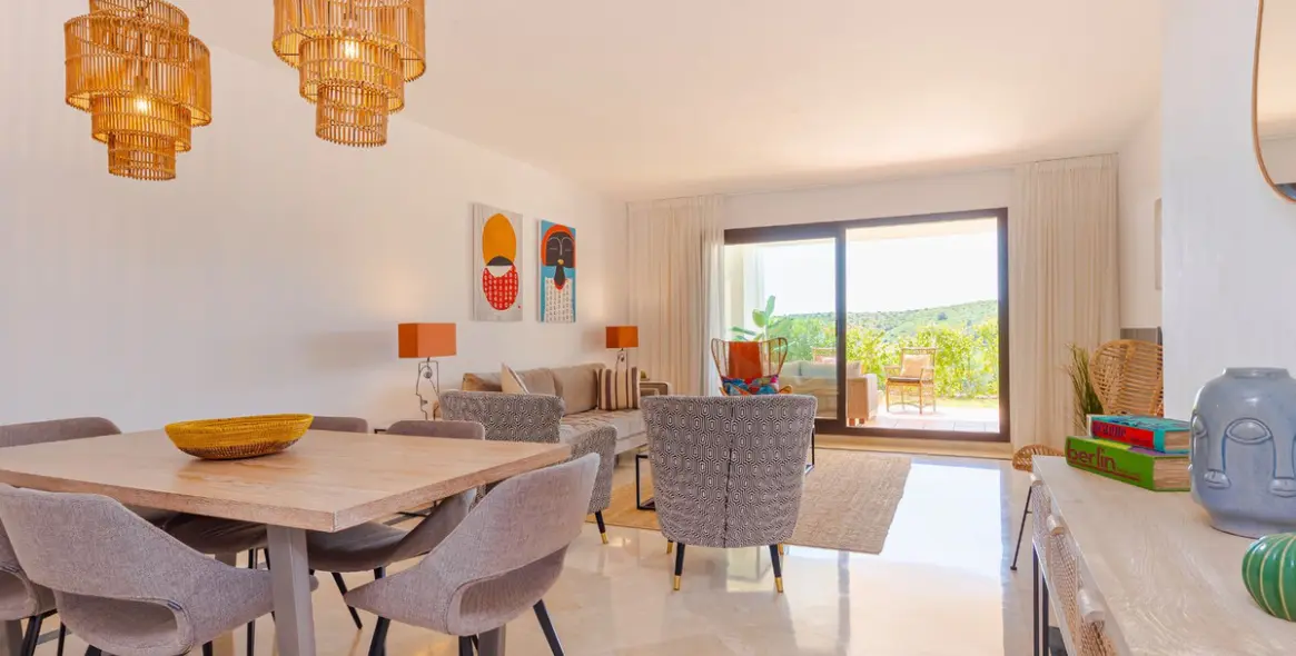 Продажа апартаментов на первом этаже в Casares Playa 6