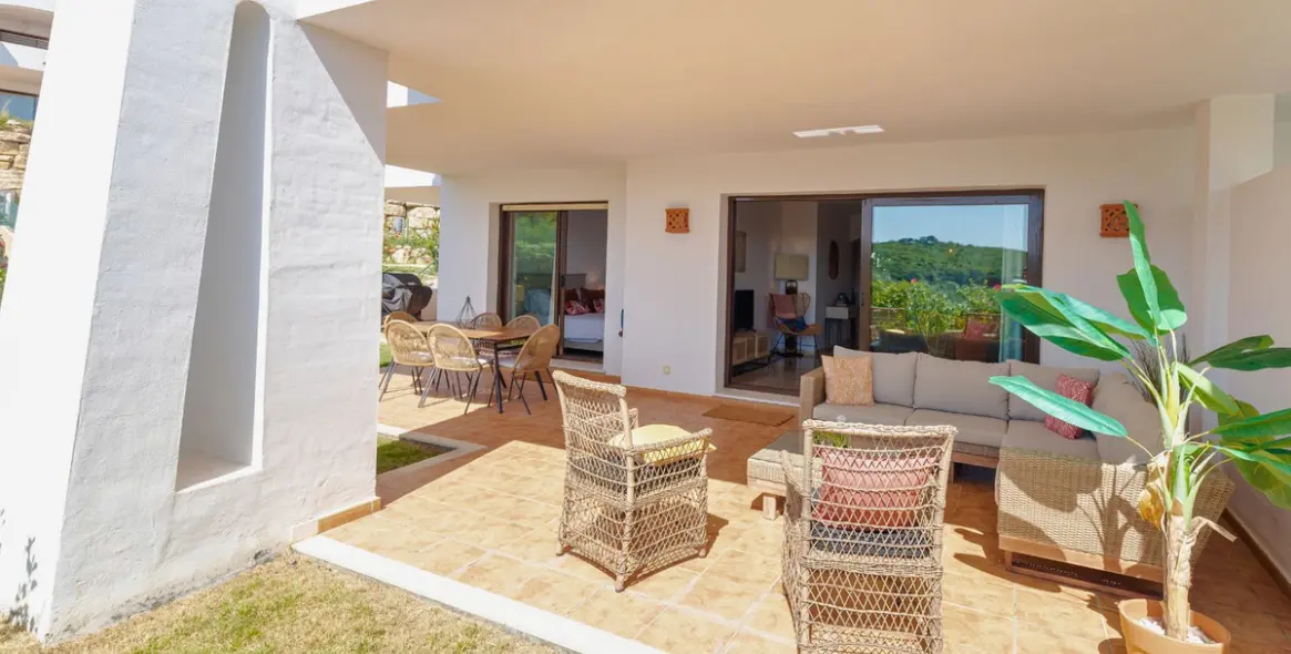 Продажа апартаментов на первом этаже в Casares Playa 8