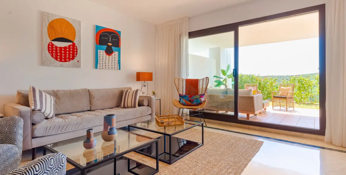 Продажа апартаментов на первом этаже в Casares Playa 9