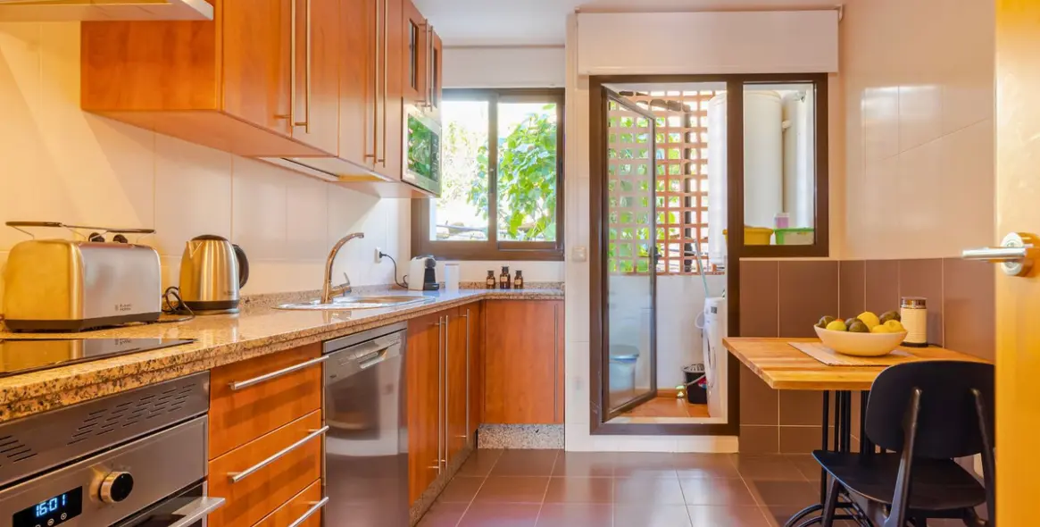 Продажа апартаментов на первом этаже в Casares Playa 13