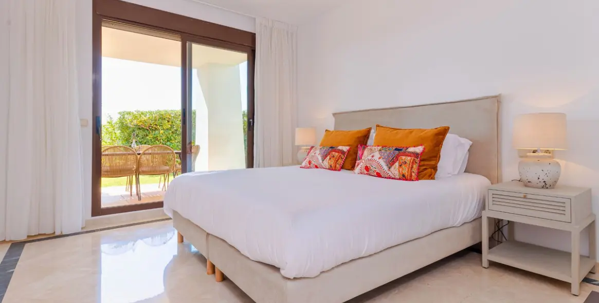 Продажа апартаментов на первом этаже в Casares Playa 14