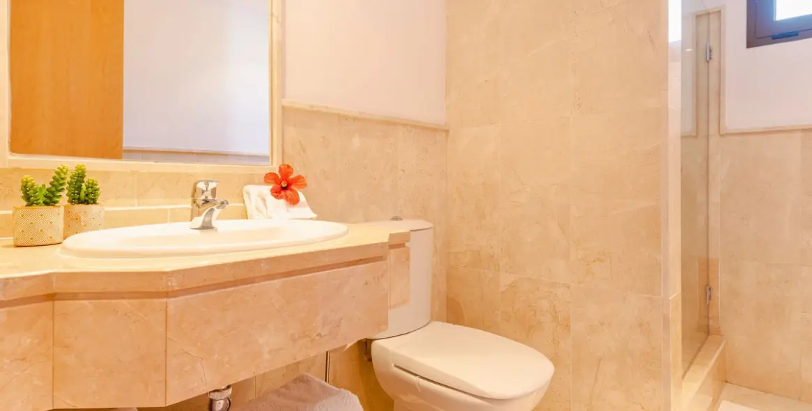 Продажа апартаментов на первом этаже в Casares Playa 21